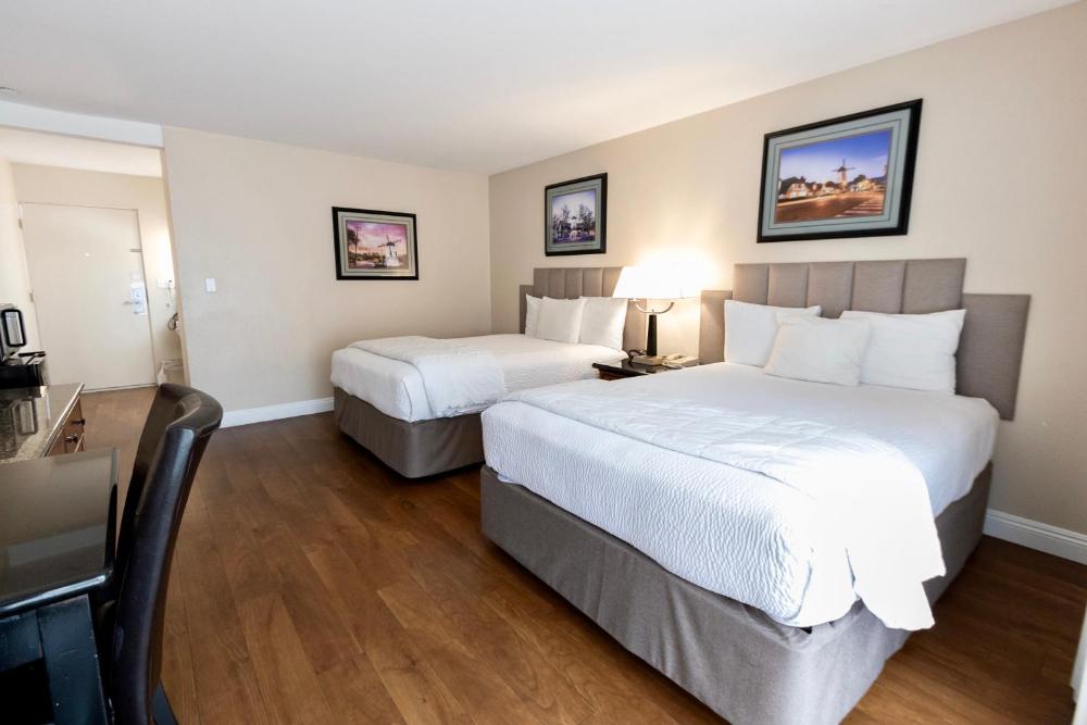 Standard Queen Room with Two Queen Beds Downstairs interior
